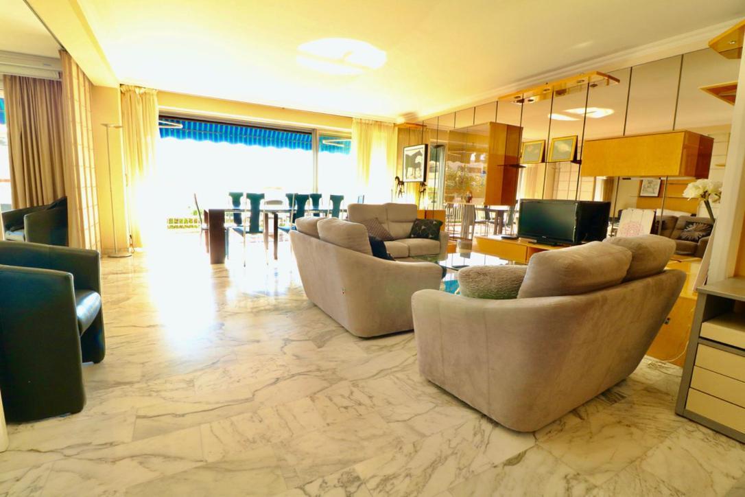 2, 3 And 4 Bedroom Sea View Forville Apartments 5 Mins From The Palais カンヌ エクステリア 写真